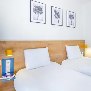 Kyriad Marseille Est - Hotel